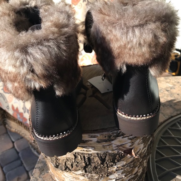 Lands’ End Leather Faux Fur Accent Lace Up Boots - Picture 3 of 6